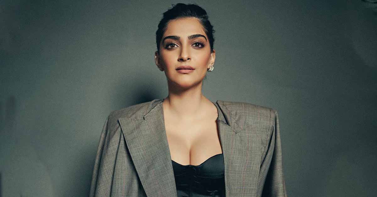 As Sonam Kapoor's risqué outfit revealed her side pieces but the actress called it regression news
