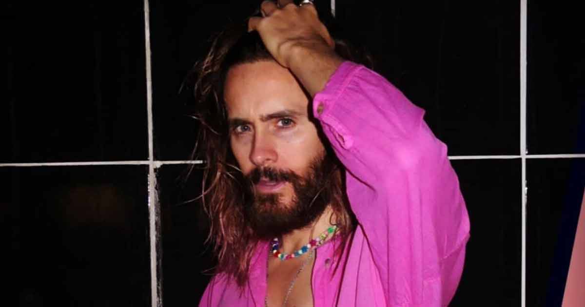 Jared Leto Climbing The Partitions Of A Lodge With out Safety In Berlin Has Taken The Web By Storm, ‘Embarrassed’ Netizens Troll, “Is There An Underage Lady At The Prime?”
