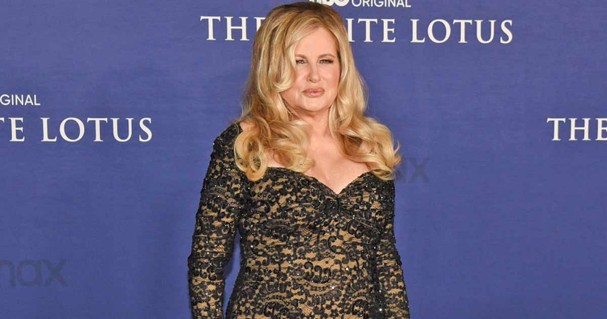 Jennifer Coolidge admits 'always' falling in love with 'angry chefs' in her waitress days