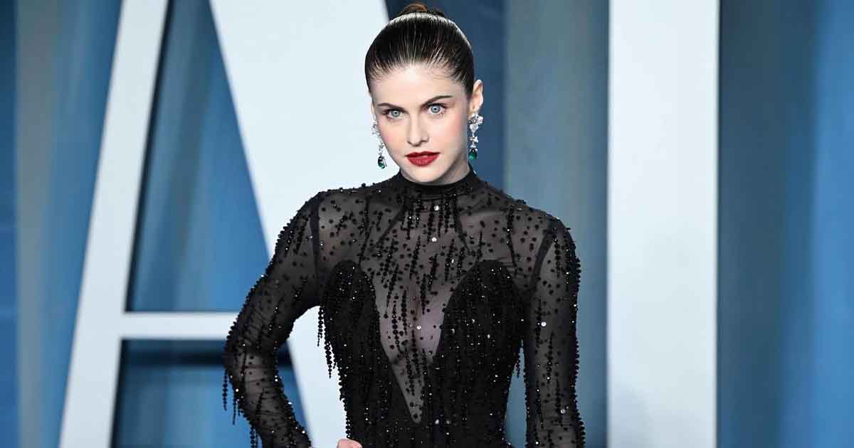 Alexandra Daddario Once Hypnotised Us With Her Beauty In Red Plunging Neckline Gown