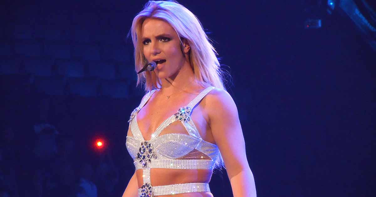 When Britney Spears Saved Herself The Embarrassment Of Wardrobe Malfunction On Stage