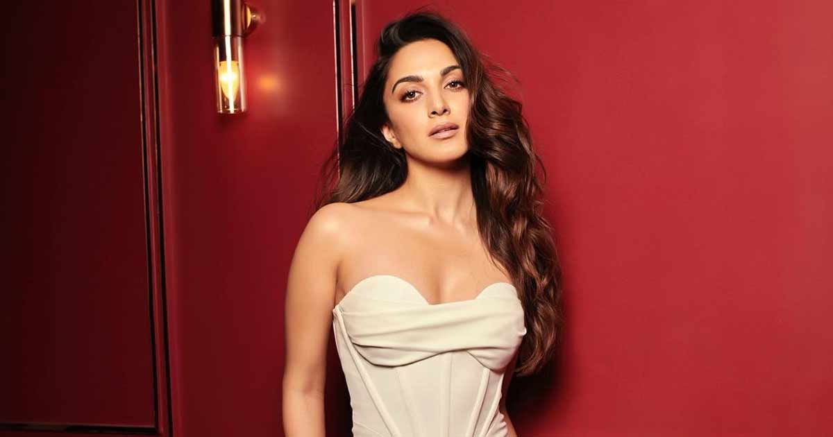 When Kiara Advani Posed Almost N*de Covering Herself With A Leaf & Trolls Wanted Air Asap To Blow It Off & The Actress Responded To Them With An 'Ewww'