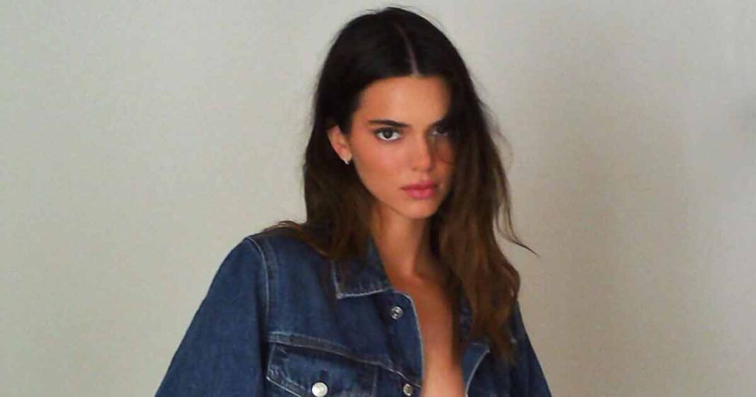 Kendall Jenner Covers Her N*pples With Her Hand, Posing N*ked ...