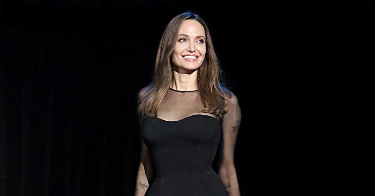 Angelina Jolie Once Went N*de Wrapping Herself With Just A Silk Cloth & Flaunting Her Hip Dibs That Can Make Us Go Weak On Our Knees Any Day – Take A Look!
