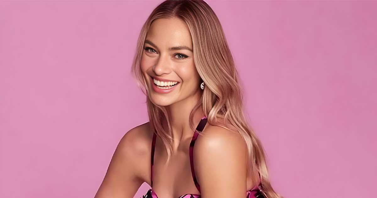 ‘Barbie’ Margot Robbie Goes Braless Flashing Her N*pples Underneath A Tank Top While Walking On The Streets Wearing 5-Inch Heels - Take A Look