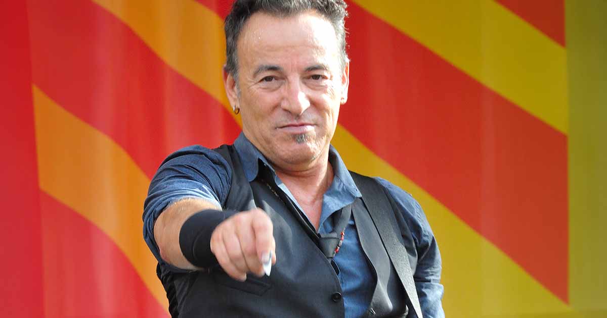 Bruce Springsteen suffers from severe peptic ulcer, postpones tour