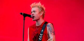 Deryck Whibley rushed to hospital