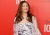 Drew Barrymore delays the return of The Drew Barrymore Show