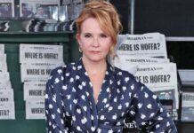 Lea Thompson's 'Back to the Future' success has been a 'blessing and a curse'