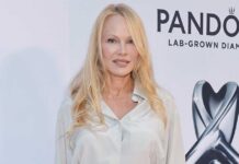 Pamela Anderson embraces 'natural' look for 'new chapter'