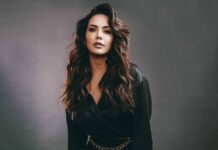Esha Gupta Wows Internet In A Racy Bodycon Fit Flaunting Her Envious Curves!