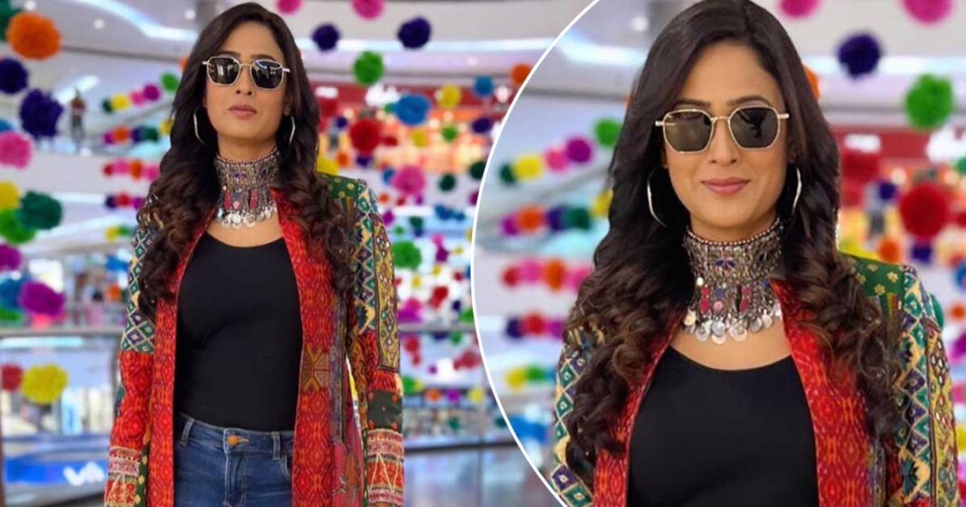 Shweta Tiwari’s Colorful Indo Western Ensemble Screaming ‘slay Queen’ Is Perfect For Dandiya