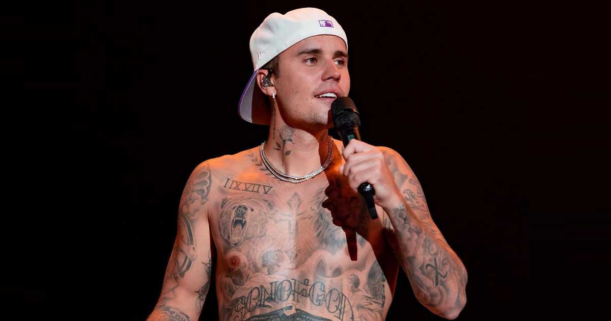 Young Justin Bieber Reacting "Oww" As Audience Throws A Heavy Bag At Him Is A Video We Didn't Know Existed - Watch!