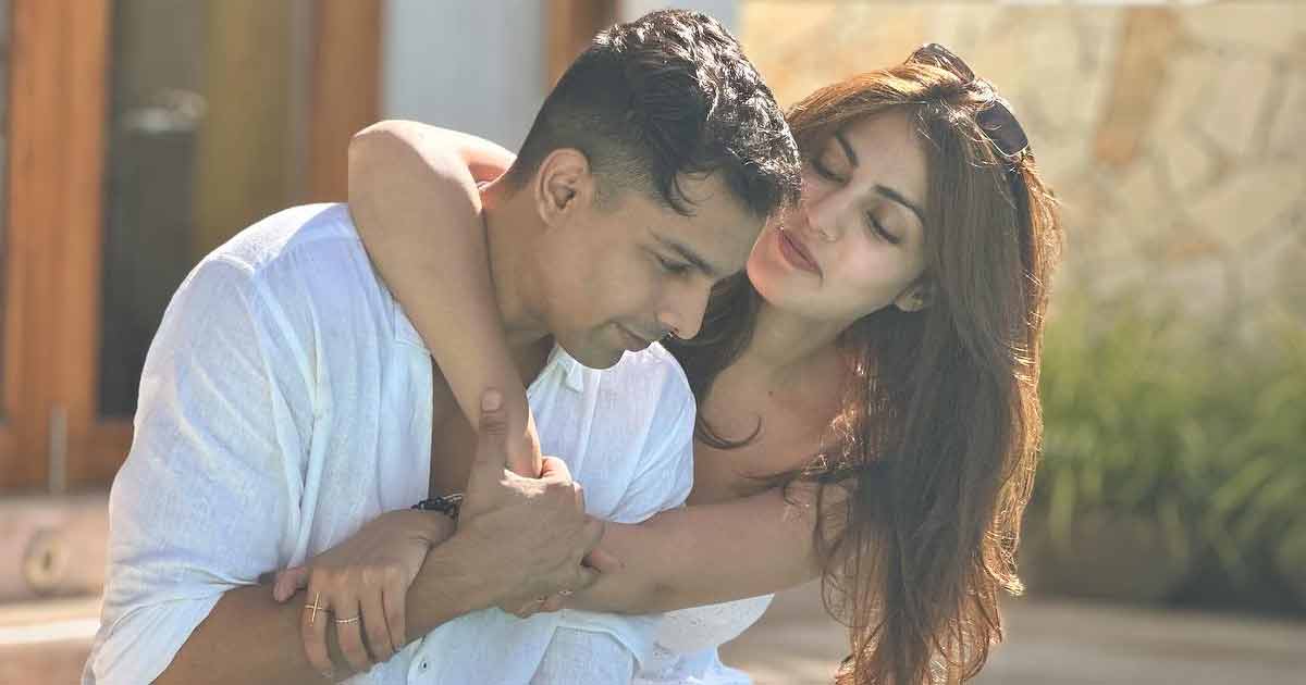 Ira Khan's Wedding Reception: Rhea Chakraborty Is Awkwardly Shocked As Paps Mistake Her Brother As Boyfriend & Shout 'Nice Jodi'